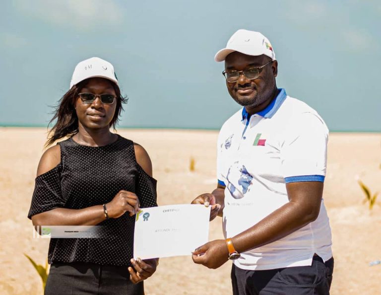 REMISE DE CERTIFICAT DE PARTICIPATION